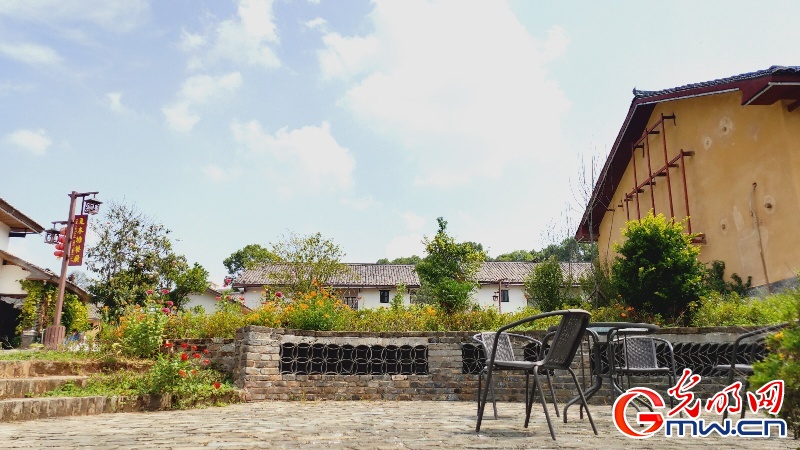 【發(fā)現(xiàn)最美鐵路】助力沿線產(chǎn)業(yè)發(fā)展 昌贛高鐵為脫貧攻堅(jiān)注入新活力 【發(fā)現(xiàn)最美鐵路】助力沿線產(chǎn)業(yè)發(fā)展 昌贛高鐵為脫貧攻堅(jiān)注入新活力